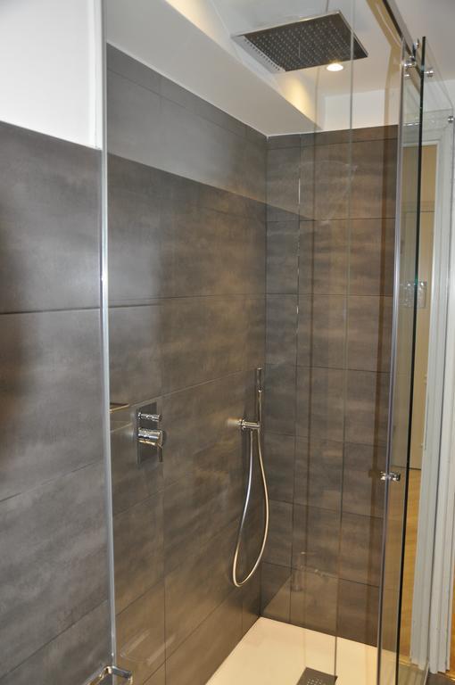 Apartamento Charming - Downtown In The Pedestrian Area With 2 Double Bedrooms And 2 Complete Bathrooms A Spacious Living And Full Equipped Kitchen Como