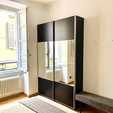 Charming Como - Apartment Downtown In The Pedestrian Area With 2 Double Bedrooms And 2 Complete Bathrooms A Spacious Living Room And Full Equipped Kitchen Esterno foto