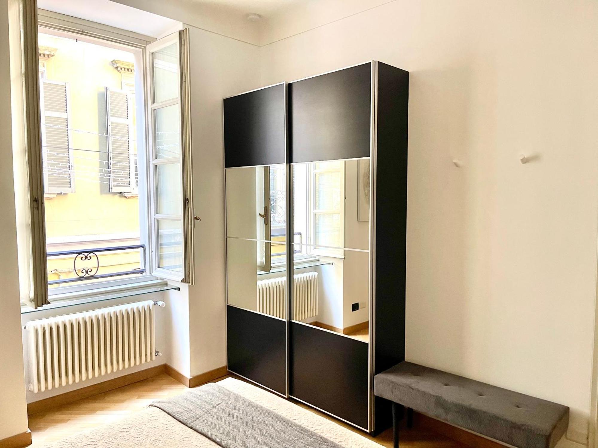 Charming - Downtown In The Pedestrian Area With 2 Double Bedrooms And 2 Complete Bathrooms A Spacious Living And Full Equipped Kitchen * Côme