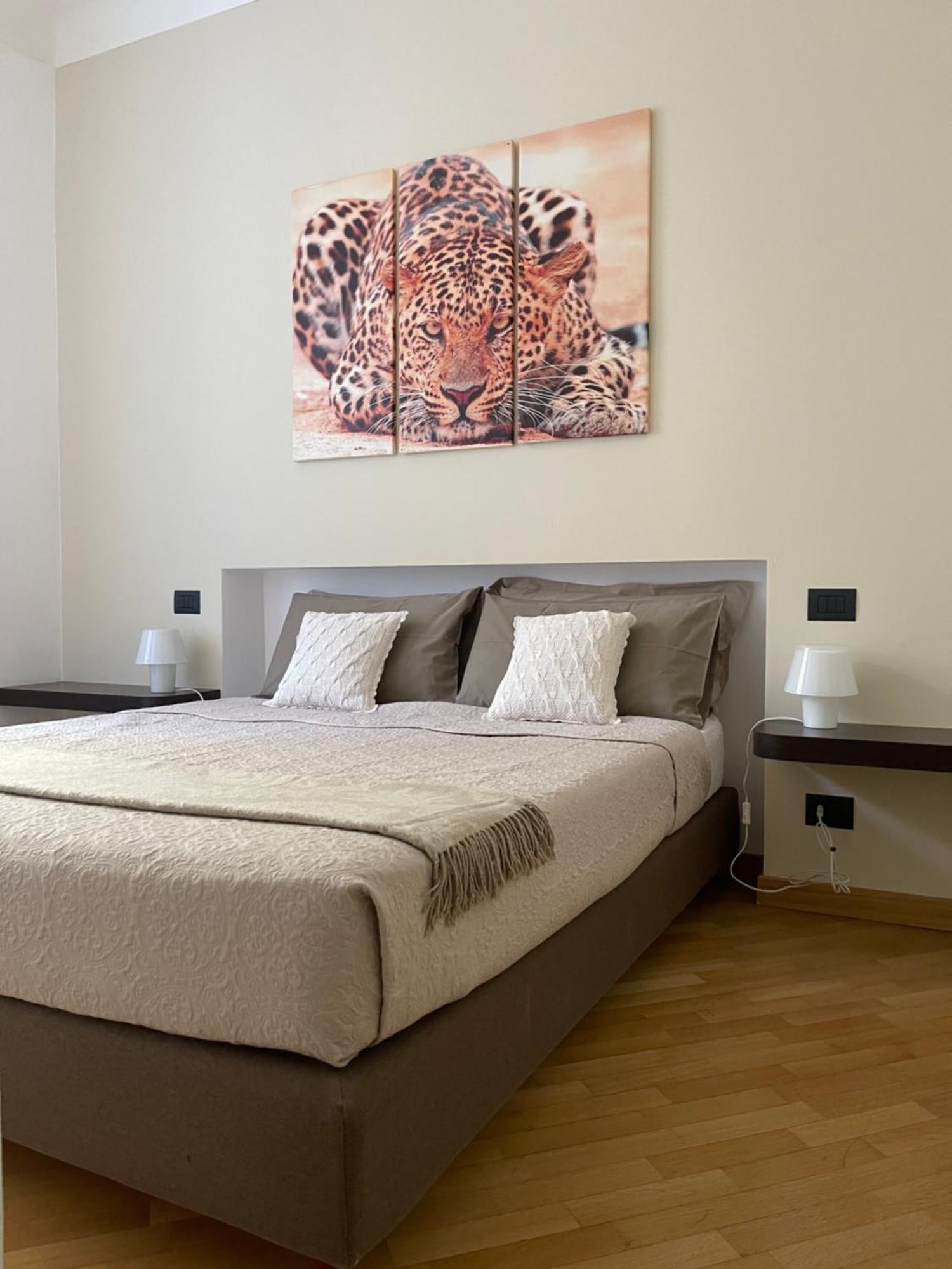 Charming - Downtown In The Pedestrian Area With 2 Double Bedrooms And 2 Complete Bathrooms A Spacious Living And Full Equipped Kitchen *