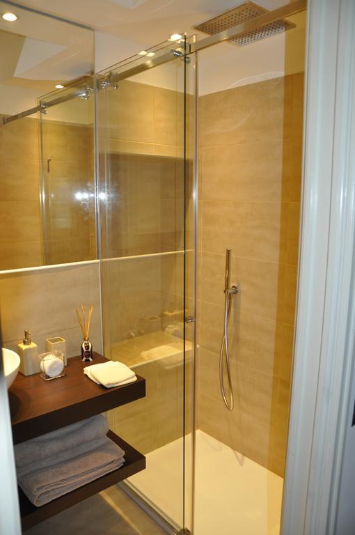 Charming - Downtown In The Pedestrian Area With 2 Double Bedrooms And 2 Complete Bathrooms A Spacious Living And Full Equipped Kitchen Appartamento Côme